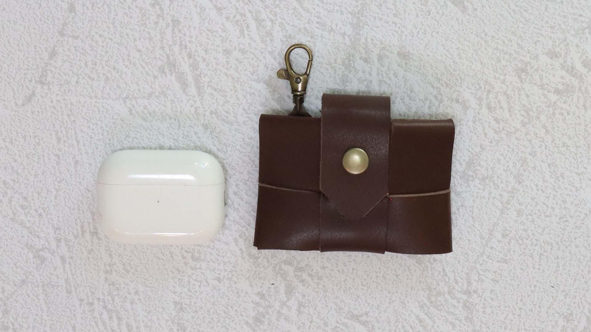 【マチ付き大容量】REGALの革端材でつくる編み込み型のスマホ以外も入るスマホショルダー(ダークブラウン) | 9枚目